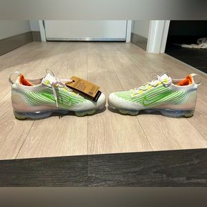 Brand new Vapormaxes sz 9.5 still with tags on it